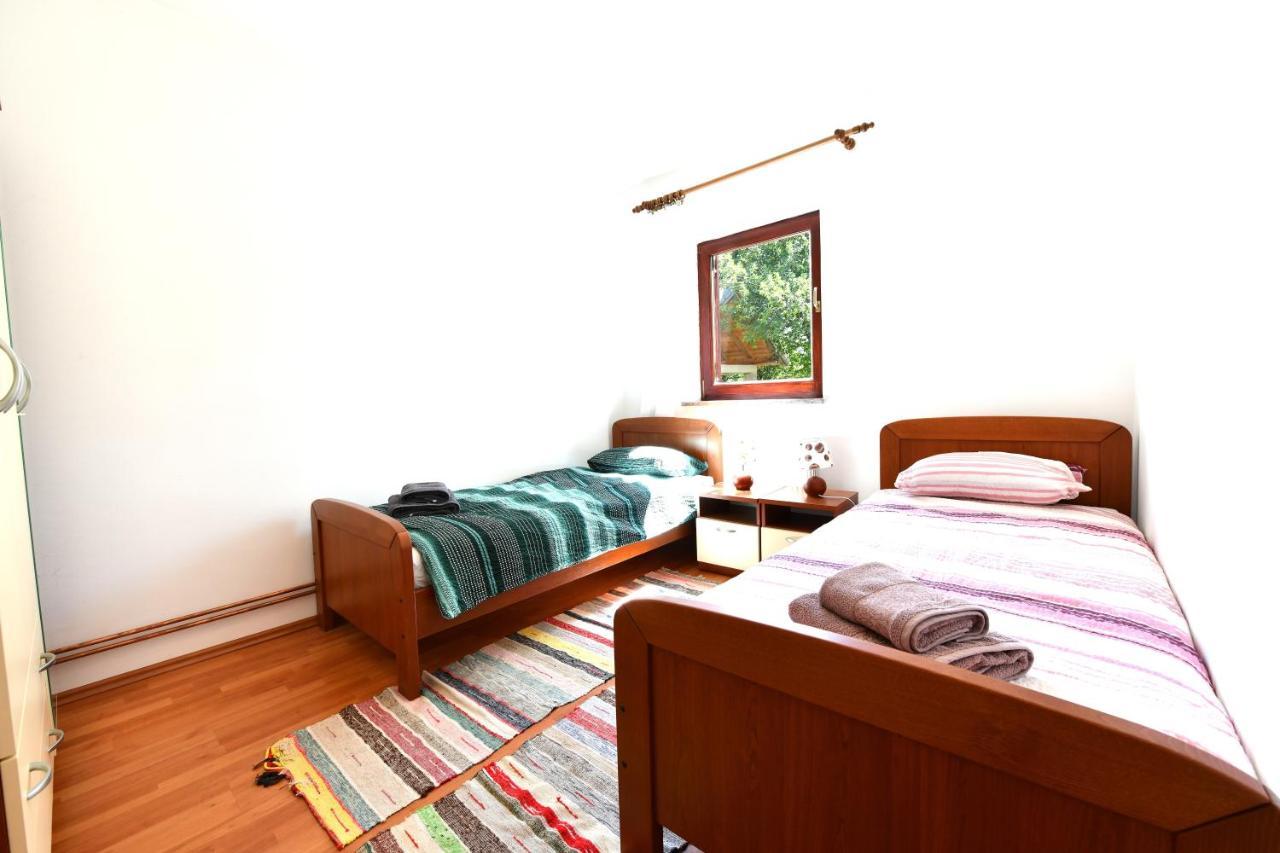Holiday Home Matan Saborsko Exterior photo